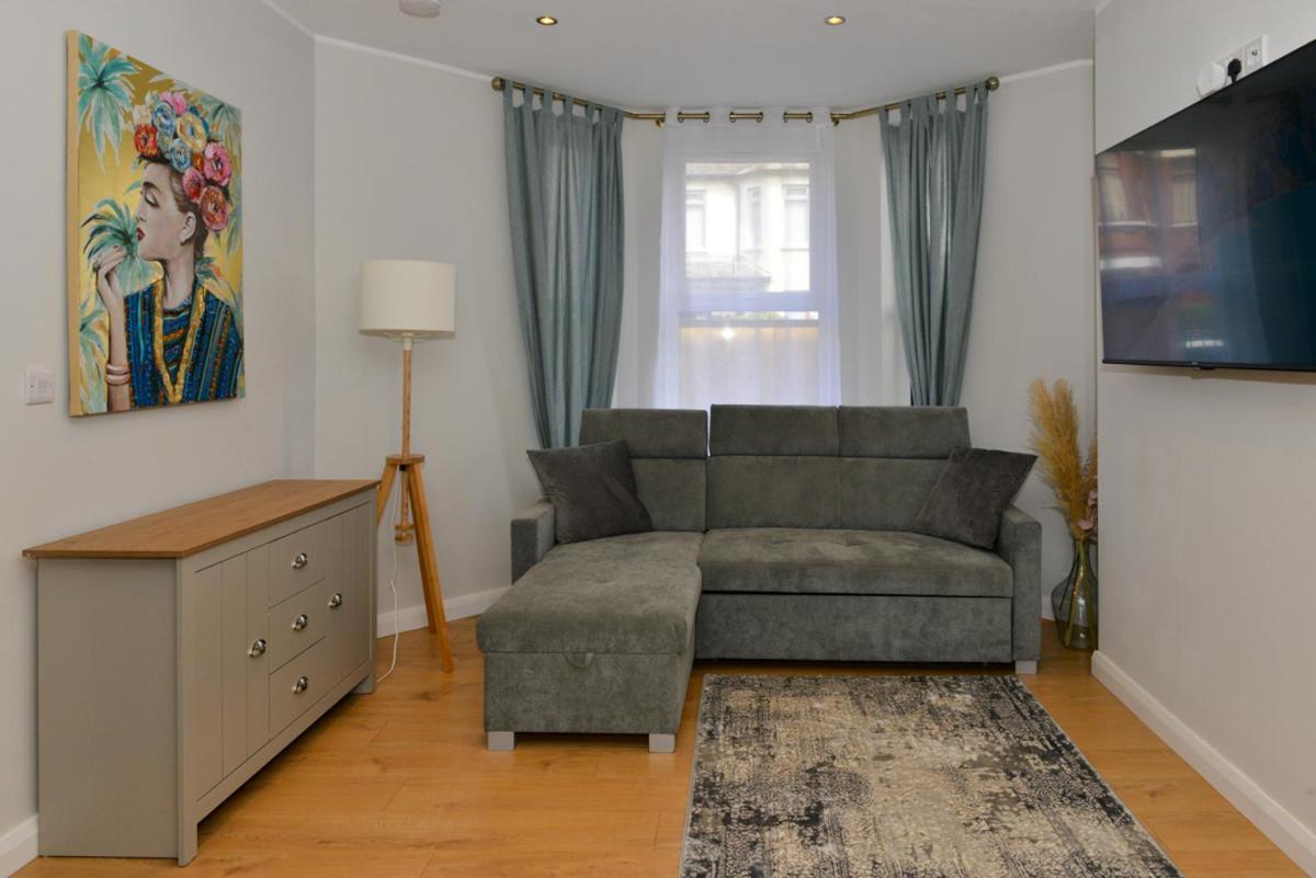 Esterville Apartments 1 And 2 Bedrooms Hot Tub Availability Belfast Kültér fotó