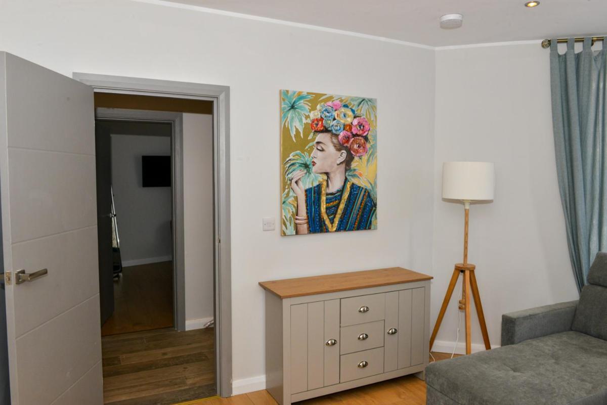 Esterville Apartments 1 And 2 Bedrooms Hot Tub Availability Belfast Kültér fotó