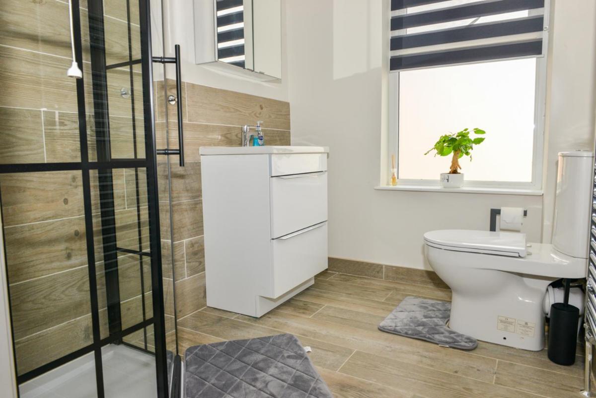 Esterville Apartments 1 And 2 Bedrooms Hot Tub Availability Belfast Kültér fotó