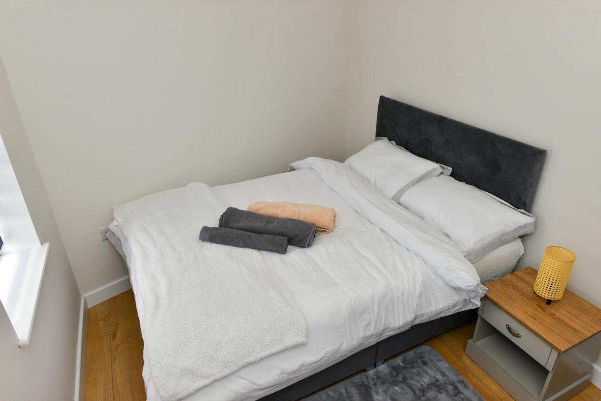 Esterville Apartments 1 And 2 Bedrooms Hot Tub Availability Belfast Kültér fotó