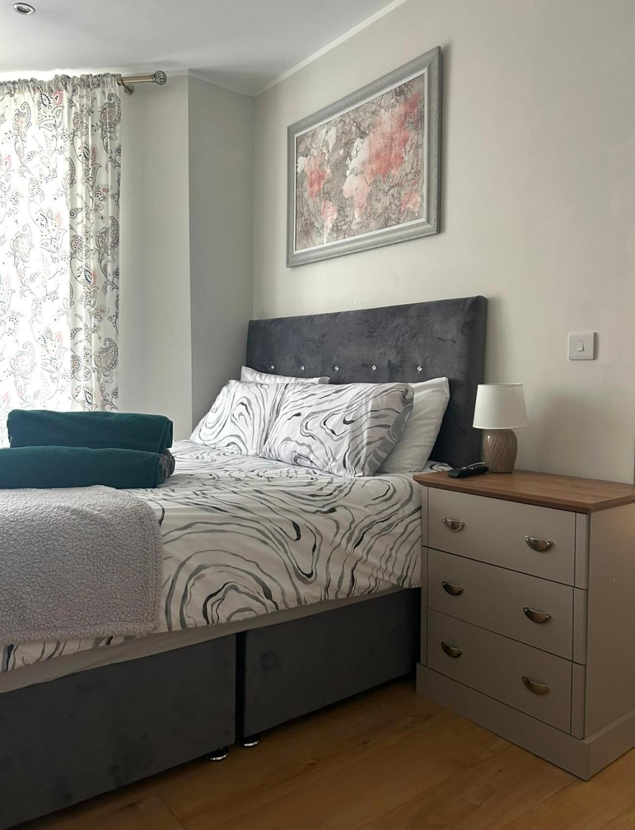 Esterville Apartments 1 And 2 Bedrooms Hot Tub Availability Belfast Kültér fotó