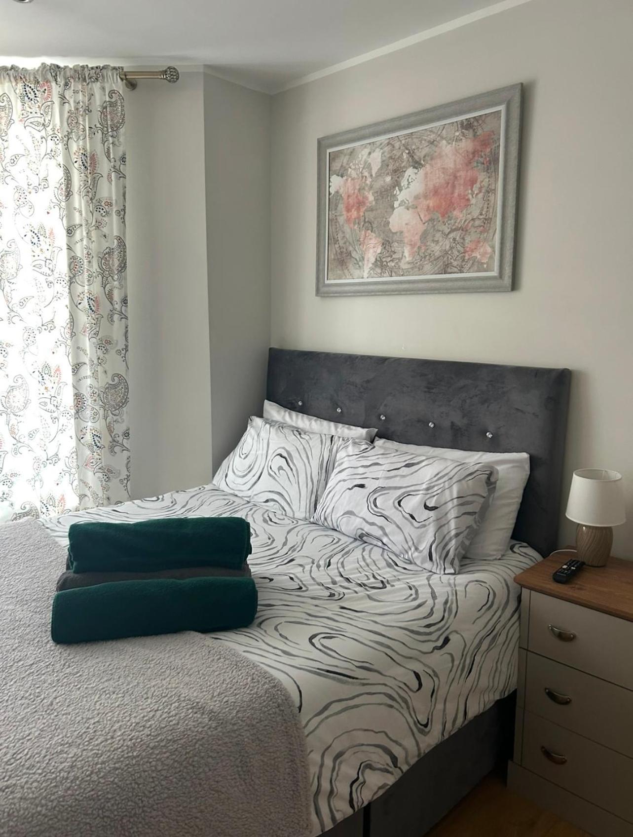 Esterville Apartments 1 And 2 Bedrooms Hot Tub Availability Belfast Kültér fotó